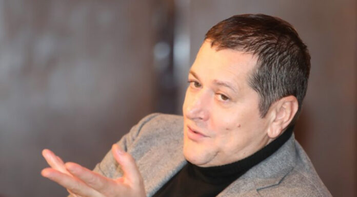 Aco Pejović kupio stan u elitnom dijelu grada: Nećete vjerovati koliko je iskeširao za kvadrat Aco Pejović kupio stan u elitnom dijelu grada: Nećete vjerovati koliko je iskeširao za kvadrat