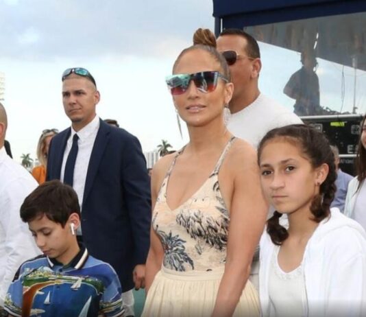 Blizanci Dženifer Lopez imaju 18 godina i nećete verovati kako izgledaju: Poslala im moćnu poruku pa otkrila u kakvom su odnosu sa ocem Blizanci Dženifer Lopez imaju 18 godina i nećete verovati kako izgledaju: Poslala im moćnu poruku pa otkrila u kakvom su odnosu sa ocem