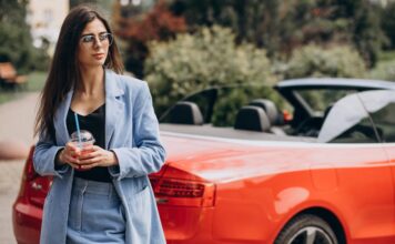 Boja koja briše godine sa lica i čini da izgledate ekstremno skupo: Trendseterke već nose ovu nijansu Boja koja briše godine sa lica i čini da izgledate ekstremno skupo: Trendseterke već nose ovu nijansu