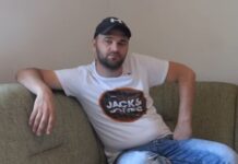 Bosanac kupio kuću punu smeća u Nemačkoj za 3.500 evra, pa našao blago: “Komšija mi kaže da pažljivo pogledam sve možda nađem nešto, ali ovom se nisam nadao” Bosanac kupio kuću punu smeća u Nemačkoj za 3.500 evra, pa našao blago: “Komšija mi kaže da pažljivo pogledam sve možda nađem nešto, ali ovom se nisam nadao”