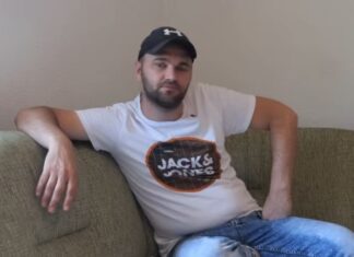 Bosanac kupio kuću punu smeća u Nemačkoj za 3.500 evra, pa našao blago: “Komšija mi kaže da pažljivo pogledam sve možda nađem nešto, ali ovom se nisam nadao” Bosanac kupio kuću punu smeća u Nemačkoj za 3.500 evra, pa našao blago: “Komšija mi kaže da pažljivo pogledam sve možda nađem nešto, ali ovom se nisam nadao”