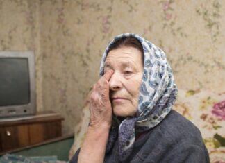 Ćerka je isplanirala da me bolesnu i staru smesti u dom kako bi prodala našu kuću na selu: Zamišljala je stan u centru grada, a nije ni slutila šta će je snaći Ćerka je isplanirala da me bolesnu i staru smesti u dom kako bi prodala našu kuću na selu: Zamišljala je stan u centru grada, a nije ni slutila šta će je snaći