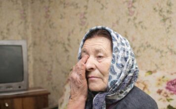 Ćerka je isplanirala da me bolesnu i staru smesti u dom kako bi prodala našu kuću na selu: Zamišljala je stan u centru grada, a nije ni slutila šta će je snaći Ćerka je isplanirala da me bolesnu i staru smesti u dom kako bi prodala našu kuću na selu: Zamišljala je stan u centru grada, a nije ni slutila šta će je snaći