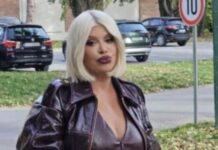 “Često MIJENJAM SILIKONE, to moram da radim” Dara Bubamara na estetske operacije dala bogatstvo, samo zubi koštaju 18.000 eura “Često MIJENJAM SILIKONE, to moram da radim” Dara Bubamara na estetske operacije dala bogatstvo, samo zubi koštaju 18.000 eura