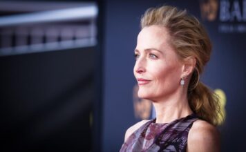 Čuvena Holivudska glumica se na crvenom tepihu pojavila u haljini srpske dizajnerke i pokazala kako prava dama treba da izgleda Čuvena Holivudska glumica se na crvenom tepihu pojavila u haljini srpske dizajnerke i pokazala kako prava dama treba da izgleda