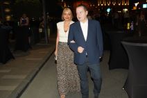 Dačić je Sanji napisao ljubavno pismo a nikada je pre toga nije video: Zaprosio je posle 6 meseci zabavljanja, a kaže da je ovo tajna uspešnog braka Dačić je Sanji napisao ljubavno pismo a nikada je pre toga nije video: Zaprosio je posle 6 meseci zabavljanja, a kaže da je ovo tajna uspešnog braka