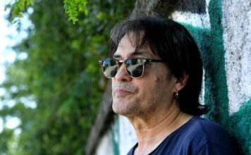 Danas se niko ne želi ni slikati s njim: BIO JE NAJLjEPŠI PjEVAČ U JUGOSLAVIJI: Evo kako sada izgleda… Danas se niko ne želi ni slikati s njim: BIO JE NAJLjEPŠI PjEVAČ U JUGOSLAVIJI: Evo kako sada izgleda…