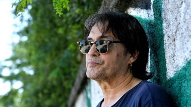 Danas se niko ne želi ni slikati s njim: BIO JE NAJLjEPŠI PjEVAČ U JUGOSLAVIJI: Evo kako sada izgleda… Danas se niko ne želi ni slikati s njim: BIO JE NAJLjEPŠI PjEVAČ U JUGOSLAVIJI: Evo kako sada izgleda…