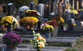 Danas su velike zimske zadušnice, veruje se da Sveti Petar otvara grobove i duše posećuju domove: Učinićete veliki greh ako ne ispoštujete ovaj običaj Danas su velike zimske zadušnice, veruje se da Sveti Petar otvara grobove i duše posećuju domove: Učinićete veliki greh ako ne ispoštujete ovaj običaj