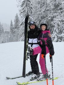 Dejana je rođena bez ruku, a postala šampionka, slikarka, majka, vozi i kola: “Devojka s krilima” smo ovo ne može sama da uradi, a sad još više očarala Srbe Dejana je rođena bez ruku, a postala šampionka, slikarka, majka, vozi i kola: "Devojka s krilima" smo ovo ne može sama da uradi, a sad još više očarala Srbe