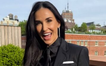 Demi Mur promenila lični opis: Duga kosa joj bila zaštitni znak, sad ljudi trljaju oči kad vide šta je uradila s njom Demi Mur promenila lični opis: Duga kosa joj bila zaštitni znak, sad ljudi trljaju oči kad vide šta je uradila s njom