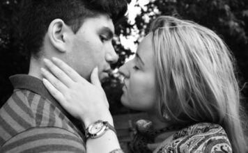 Dragica je bila najlepša u Jugi, a onda se udala preko slike iz novina: Otišla vozom na drugi kraj sveta i nikad se nije vratila Dragica je bila najlepša u Jugi, a onda se udala preko slike iz novina: Otišla vozom na drugi kraj sveta i nikad se nije vratila