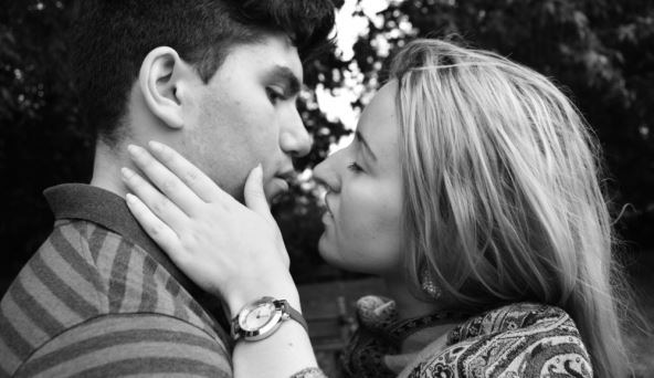 Dragica je bila najlepša u Jugi, a onda se udala preko slike iz novina: Otišla vozom na drugi kraj sveta i nikad se nije vratila Dragica je bila najlepša u Jugi, a onda se udala preko slike iz novina: Otišla vozom na drugi kraj sveta i nikad se nije vratila