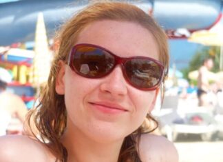 Dušica je otišla na nudističku plažu, a nakon 10 minuta doživela NAJVEĆU SRAMOTU: “Kad sam vidjela ko je stao ispred mene, zaprepastila sam se” Dušica je otišla na nudističku plažu, a nakon 10 minuta doživela NAJVEĆU SRAMOTU: “Kad sam vidjela ko je stao ispred mene, zaprepastila sam se”