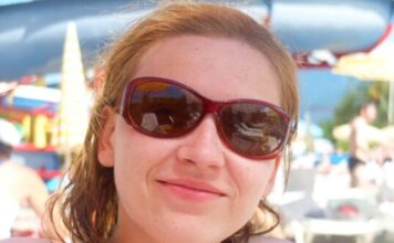 Dušica je otišla na nudističku plažu, a nakon 10 minuta doživela NAJVEĆU SRAMOTU: “Kad sam vidjela ko je stao ispred mene, zaprepastila sam se” Dušica je otišla na nudističku plažu, a nakon 10 minuta doživela NAJVEĆU SRAMOTU: “Kad sam vidjela ko je stao ispred mene, zaprepastila sam se”