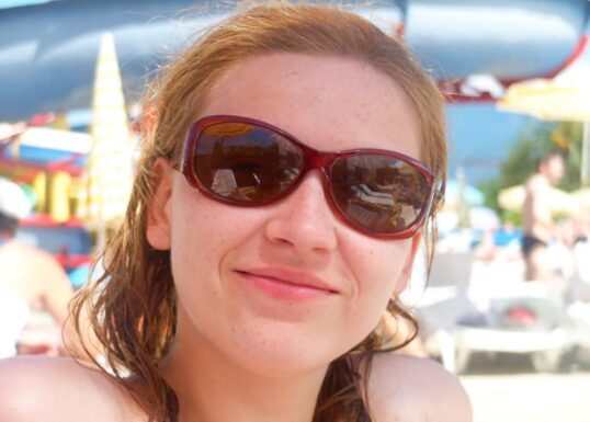 Dušica je otišla na nudističku plažu, a nakon 10 minuta doživela NAJVEĆU SRAMOTU: “Kad sam vidjela ko je stao ispred mene, zaprepastila sam se” Dušica je otišla na nudističku plažu, a nakon 10 minuta doživela NAJVEĆU SRAMOTU: “Kad sam vidjela ko je stao ispred mene, zaprepastila sam se”