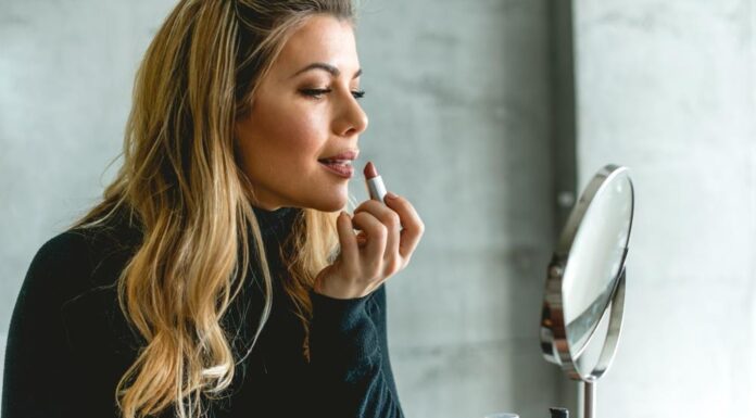 Džulija Roberts i Megan Markl se kunu u ovu boju karmina: Izgleda otmeno i ostavlja mladolik efekat Džulija Roberts i Megan Markl se kunu u ovu boju karmina: Izgleda otmeno i ostavlja mladolik efekat