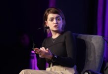 Ella Dvornik se javno izvinila kćerkama: Imam užasno veliku grižnju savjesti Ella Dvornik se javno izvinila kćerkama: Imam užasno veliku grižnju savjesti