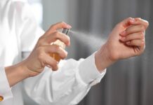 Evo kako da nanesete parfem da biste mirisali ceo dan: Tajna profesionalnih parfimera Evo kako da nanesete parfem da biste mirisali ceo dan: Tajna profesionalnih parfimera