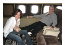 “Gola mi je pokazivala kako treba da ga masiram, a onda je usledio horor”: Ana je imala 14 godina kad je postala Epstajnova žrtva "Gola mi je pokazivala kako treba da ga masiram, a onda je usledio horor": Ana je imala 14 godina kad je postala Epstajnova žrtva