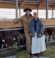 Hana i Danijel čekaju 9. dete, ali ceo svet misli da nešto “mute”: Iza savršene slike porodice krije se nešto jako čudno Hana i Danijel čekaju 9. dete, ali ceo svet misli da nešto "mute": Iza savršene slike porodice krije se nešto jako čudno