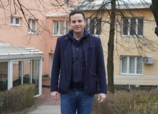 Hari Mata Hari u 65. godini peterostruki djed: ‘Kad se pogledaš u ogledalo, prepadneš se! Zar sam to ja!’ Hari Mata Hari u 65. godini peterostruki djed: ‘Kad se pogledaš u ogledalo, prepadneš se! Zar sam to ja!’