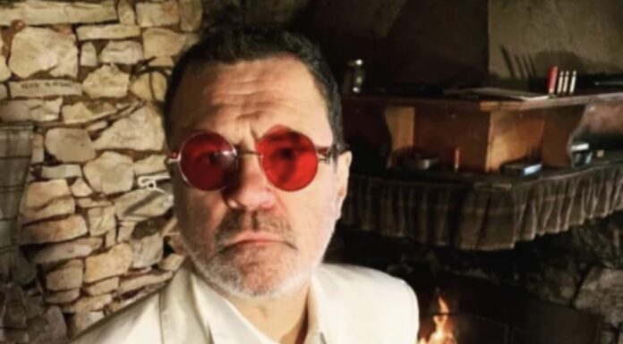 “Imam cirozu jetre” Pjevač progovorio o zdravlju, pa otkrio kakvu borbu vodi “Imam cirozu jetre” Pjevač progovorio o zdravlju, pa otkrio kakvu borbu vodi