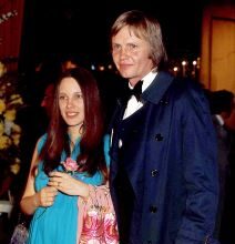 Izazovna do bola, a sudbina teška kao čemer: Ljudi misle da je Anđelina Džoli najlepša na svetu, dok ne vide njenu majku Izazovna do bola, a sudbina teška kao čemer: Ljudi misle da je Anđelina Džoli najlepša na svetu, dok ne vide njenu majku