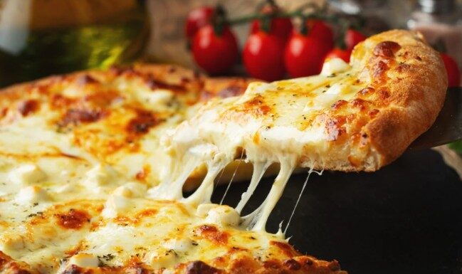 Jedete zagorele rubove pice? Doktori upozoravaju na jedno Jedete zagorele rubove pice? Doktori upozoravaju na jedno