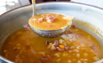 Kad kuvate pasulj obavezno dodajte i ovo: Skraćuje proces kuvanja duplo Kad kuvate pasulj obavezno dodajte i ovo: Skraćuje proces kuvanja duplo