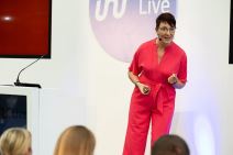 “Kad mi je majka umrla, osetila sam najveće olakšanje u životu: Zvuči bezdušno, ali i dalje me proganja šta mi je sve radila od 3. godine” "Kad mi je majka umrla, osetila sam najveće olakšanje u životu: Zvuči bezdušno, ali i dalje me proganja šta mi je sve radila od 3. godine"