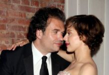 Kada je ona umrla, njen muž je spavao u krevetu sa taštom: Dugo se pričalo da su ljubavnici, a nakon 5 meseci preminuo je na identičan način Kada je ona umrla, njen muž je spavao u krevetu sa taštom: Dugo se pričalo da su ljubavnici, a nakon 5 meseci preminuo je na identičan način