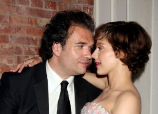 Kada je ona umrla, njen muž je spavao u krevetu sa taštom: Dugo se pričalo da su ljubavnici, a nakon 5 meseci preminuo je na identičan način Kada je ona umrla, njen muž je spavao u krevetu sa taštom: Dugo se pričalo da su ljubavnici, a nakon 5 meseci preminuo je na identičan način