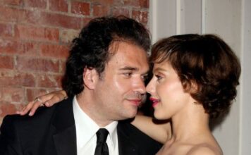 Kada je ona umrla, njen muž je spavao u krevetu sa taštom: Dugo se pričalo da su ljubavnici, a nakon 5 meseci preminuo je na identičan način Kada je ona umrla, njen muž je spavao u krevetu sa taštom: Dugo se pričalo da su ljubavnici, a nakon 5 meseci preminuo je na identičan način