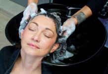 Kako pravilno oprati kosu kao u salonu? Profesionalna frizerka daje odgovor Kako pravilno oprati kosu kao u salonu? Profesionalna frizerka daje odgovor