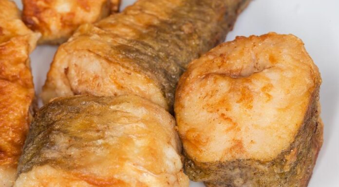 Kako pržiti ribu da se ne raspadne i ne zalepi za tiganj: Trik iskusnih kuvara Kako pržiti ribu da se ne raspadne i ne zalepi za tiganj: Trik iskusnih kuvara