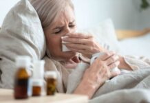 Kako razlikovati tešku upalu pluća od obične prehlade: U jednom slučaju se javlja suv kašalj često pojačan noću Kako razlikovati tešku upalu pluća od obične prehlade: U jednom slučaju se javlja suv kašalj često pojačan noću