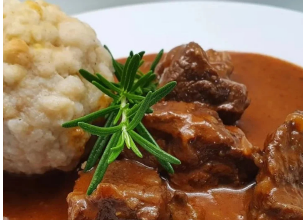 Kako zgusnuti gulaš bez zaprške? Evo šta je trik, biće ukusan i kremast Kako zgusnuti gulaš bez zaprške? Evo šta je trik, biće ukusan i kremast