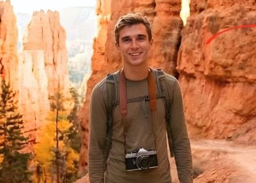 Lidijin bivši je na zajedničkom kampovanju nestao bez traga: Posle 3 godine nađen je kako luta magistralom i ne seća se ničeg, onda je otkrivena jeziva istina Lidijin bivši je na zajedničkom kampovanju nestao bez traga: Posle 3 godine nađen je kako luta magistralom i ne seća se ničeg, onda je otkrivena jeziva istina