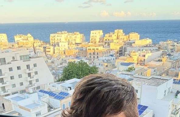 Ljudi kad vide ovog čoveka ne veruju da ima 59 godina: Sa 40 rešio da promeni život, nije išao pod nož, njegovu tajnu mladosti može svako da primeni Ljudi kad vide ovog čoveka ne veruju da ima 59 godina: Sa 40 rešio da promeni život, nije išao pod nož, njegovu tajnu mladosti može svako da primeni