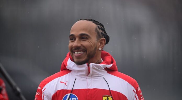 Luis Hamilton je godinama bio u tajnoj vezi sa sestrom Kim Kardašijan: Manekenka nosila njegov zlatni lančić i nije se odvajala od njega Luis Hamilton je godinama bio u tajnoj vezi sa sestrom Kim Kardašijan: Manekenka nosila njegov zlatni lančić i nije se odvajala od njega