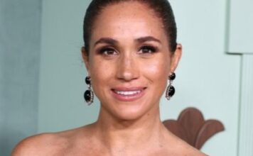 Megan Markl konačno zasijala u punom sjajnu: Svima oduzela dah kad se teatralno pojavila u raskošnoj haljini sinoć u Los Anđelesu Megan Markl konačno zasijala u punom sjajnu: Svima oduzela dah kad se teatralno pojavila u raskošnoj haljini sinoć u Los Anđelesu