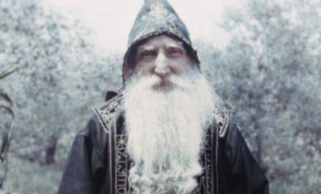 Mihaila su kao bebu doveli na Svetu Goru i tu je ostao do smrti: Za 82 godine života nikada nije video ženu, a kada je umro… Mihaila su kao bebu doveli na Svetu Goru i tu je ostao do smrti: Za 82 godine života nikada nije video ženu, a kada je umro...