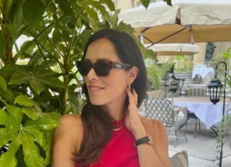 Milica je večeras nastupala na PZE, a malo ko zna da joj je sestra Ana Ivanović: Veoma su bliske, a pevačica kaže da se zbog nje trese Milica je večeras nastupala na PZE, a malo ko zna da joj je sestra Ana Ivanović: Veoma su bliske, a pevačica kaže da se zbog nje trese