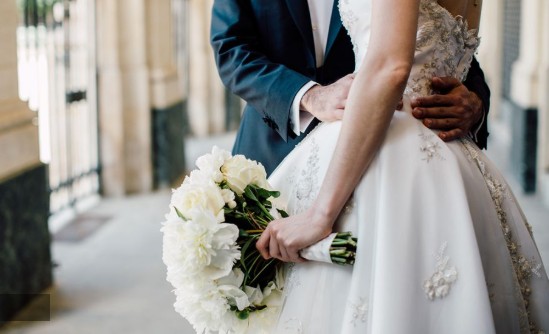 Mladenci poslali pozivnice, gost ostao zapanjen zahtjevom: Ljubazno molimo da platite 75 dolara Mladenci poslali pozivnice, gost ostao zapanjen zahtjevom: Ljubazno molimo da platite 75 dolara