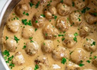 MNOGO UKUSAN I BRZ RUČAK 🍽️ ćufte u bijelom sosu — jednostavno, sočno i savršeno za svaki dan!