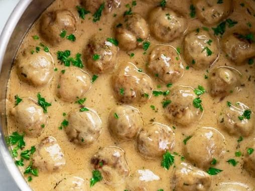 MNOGO UKUSAN I BRZ RUČAK 🍽️ ćufte u bijelom sosu — jednostavno, sočno i savršeno za svaki dan!