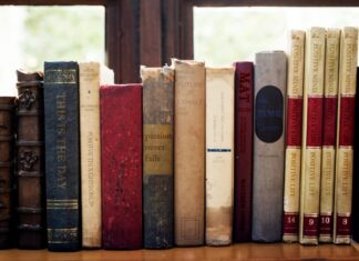 Može li popularni brend Coach da vrati književnost u fokus generacije Z? Može li popularni brend Coach da vrati književnost u fokus generacije Z?