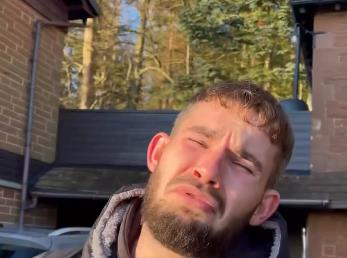 Muškarac nije spavao 8 dana, a ono što mu se desilo bilo je jezivo: Na kraju su ga strpali na psihijatriju Muškarac nije spavao 8 dana, a ono što mu se desilo bilo je jezivo: Na kraju su ga strpali na psihijatriju