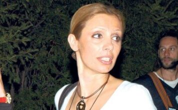 Naš čuveni košarkaš ženu je upoznao kada je imala 16 godina, prvo mu persirala mu pa sa njim dobila troje dece: A ćerka je uspela da nadmaši njegovu slavu Naš čuveni košarkaš ženu je upoznao kada je imala 16 godina, prvo mu persirala mu pa sa njim dobila troje dece: A ćerka je uspela da nadmaši njegovu slavu